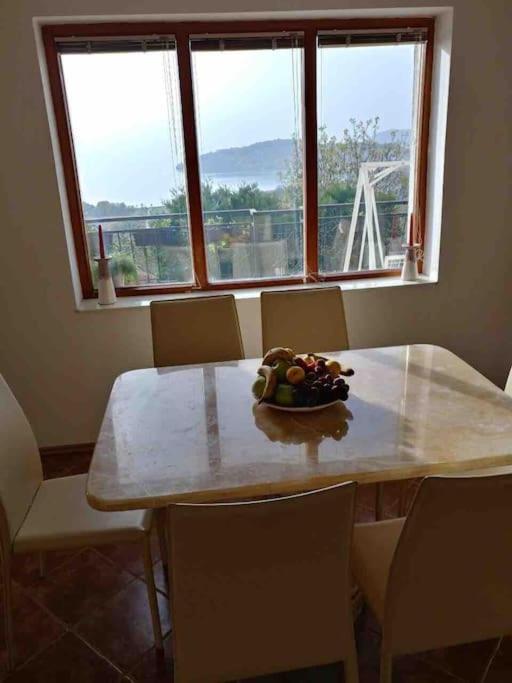 Casa Farmak - 4 Bedroom Lux Apartment With Infinity Pool & Lake View أوهغيد المظهر الخارجي الصورة