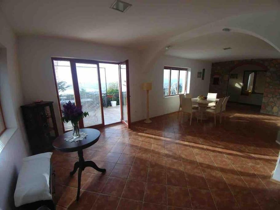 Casa Farmak - 4 Bedroom Lux Apartment With Infinity Pool & Lake View أوهغيد المظهر الخارجي الصورة