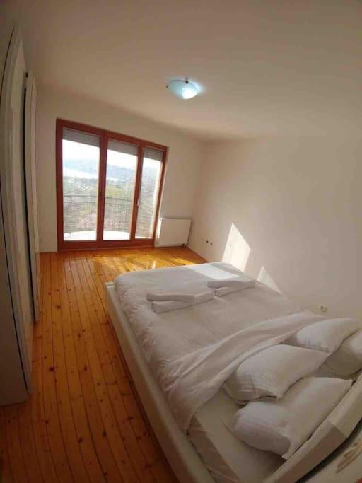Casa Farmak - 4 Bedroom Lux Apartment With Infinity Pool & Lake View أوهغيد المظهر الخارجي الصورة