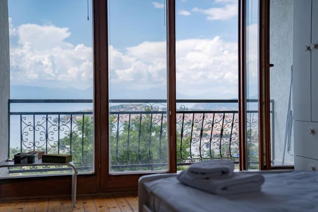 Casa Farmak - 4 Bedroom Lux Apartment With Infinity Pool & Lake View أوهغيد المظهر الخارجي الصورة